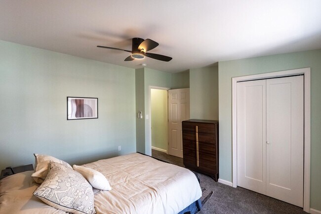 Building Photo - 335 Taylor-Mid-Term Rental