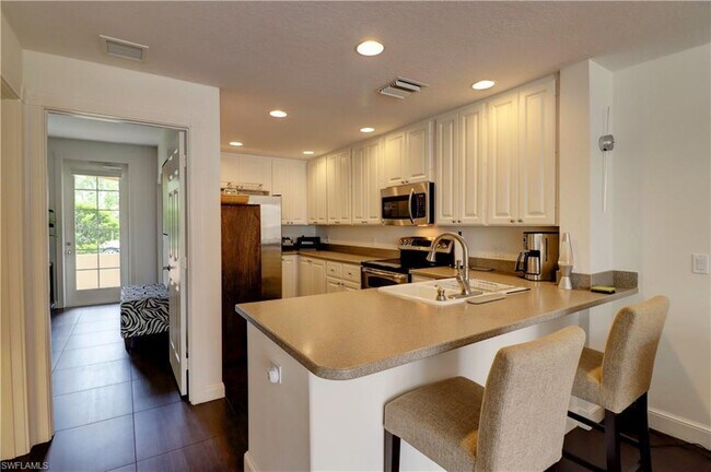 Building Photo - Furnished 3-Bedroom Single Family Home wit...