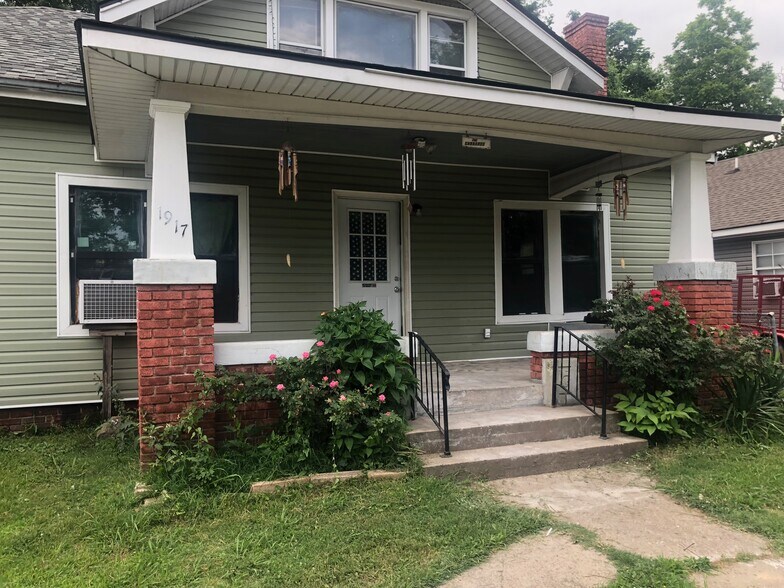 Primary Photo - 1917 N 8th St