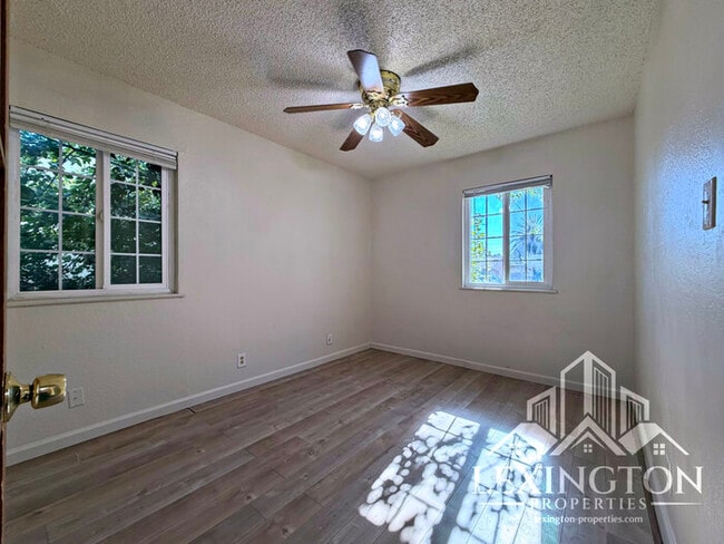 Building Photo - Charming 4-Bedroom Home in Arden-Arcade with Spacious Yard & Convenient Location