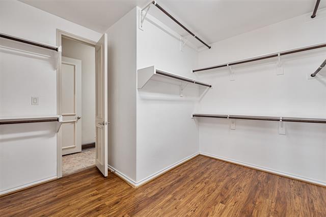 Building Photo - 1049 Lakeridge Dr