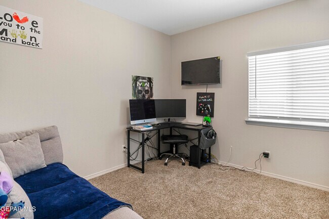 Building Photo - 7445 Norte Mesa Ln