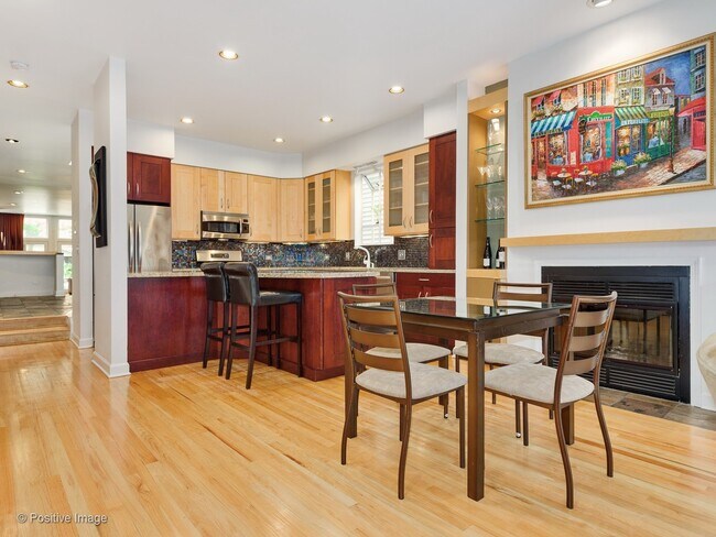 Building Photo - Rarely available single family home for rent in the Southport Corridor!