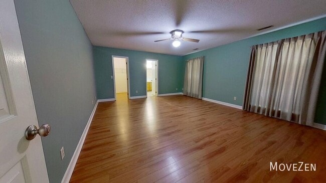 Building Photo - 6902 Persimmon Pl