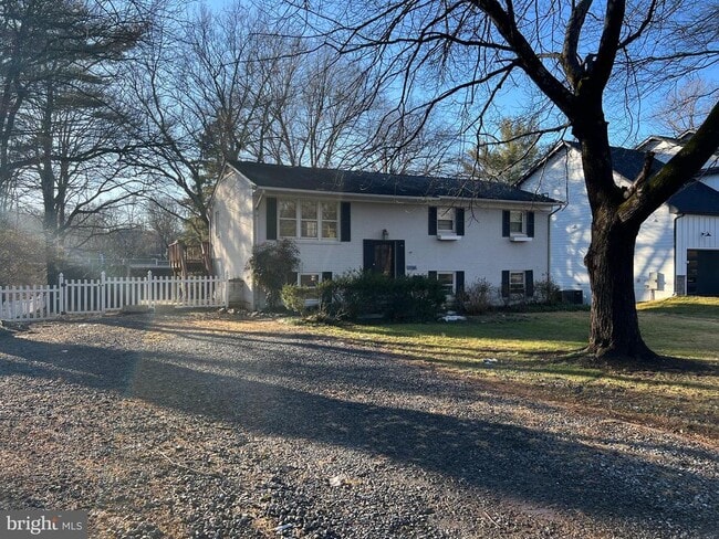 Building Photo - 2046 Greenwich St