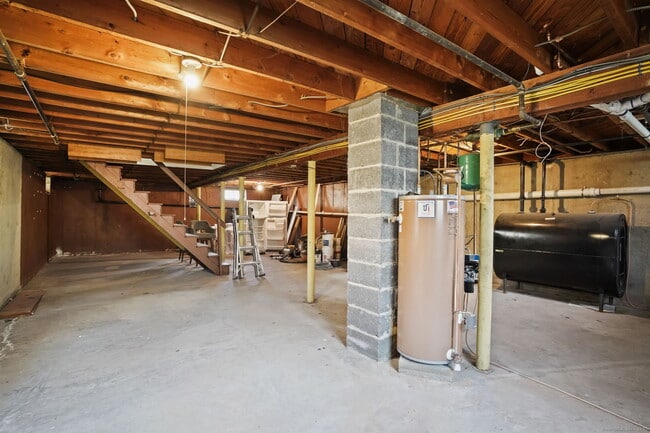 Building Photo - 132 Toll House Ln