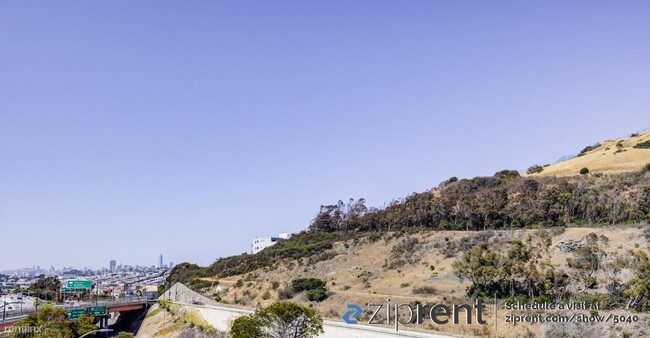 Building Photo - 3 br, 2 bath Condo - 32 Megan Dr, San Fran...