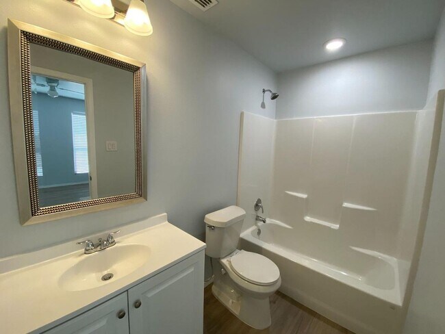 Building Photo - New 3/2/2 Duplex in Northwest Lubbock