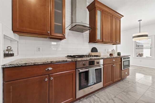 Building Photo - 16535 Oat Mill Dr