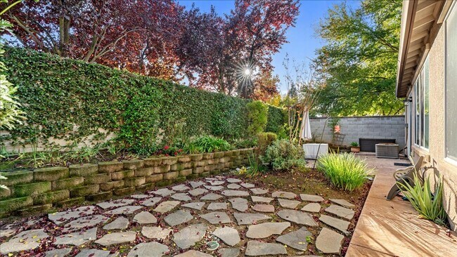 Building Photo - 1528 Morning Glory Ln