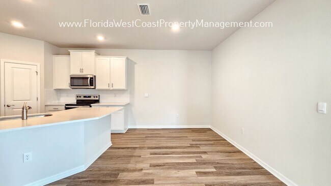 Building Photo - BRAND NEW! OUTSTANDING 3 BED/2 BATH VILLA ...