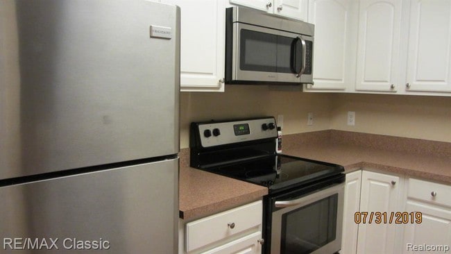 Building Photo - 9026 Newport Way