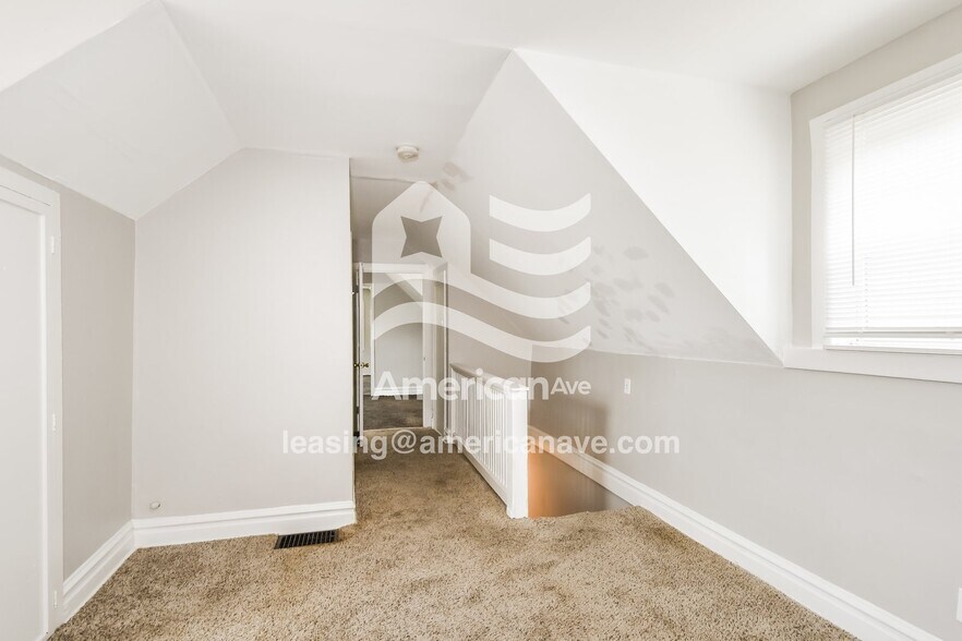 Building Photo - 4124 Schiller Pl