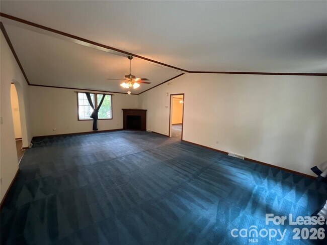 Building Photo - 447 Kemp Rd
