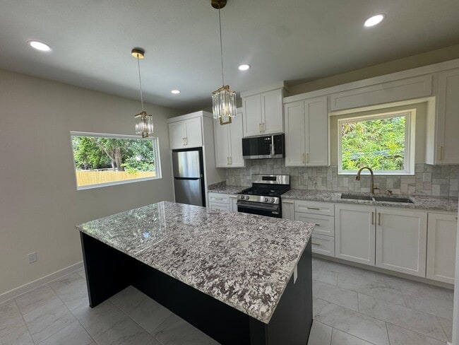 Building Photo - 3504 San Agustin Ave