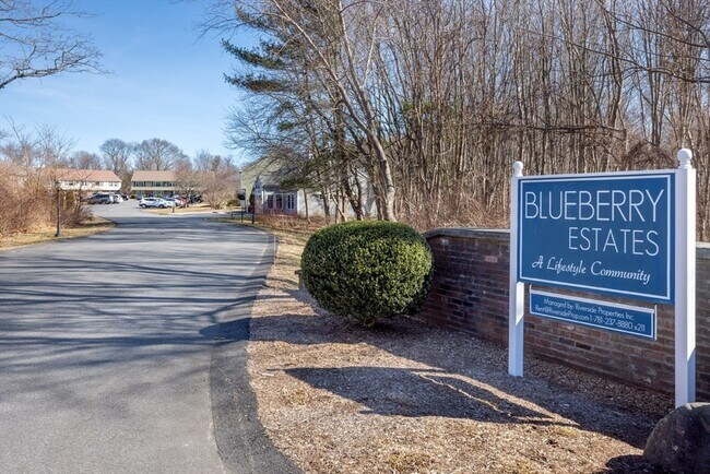 Building Photo - 3 Blueberry Dr