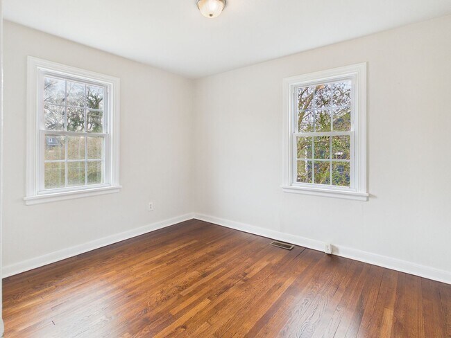 Building Photo - 2609 Harold Ave