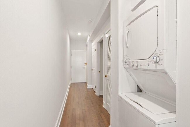 Building Photo - 1733 20th St NW