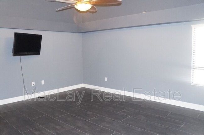 Building Photo - 5756 W Del Rio St