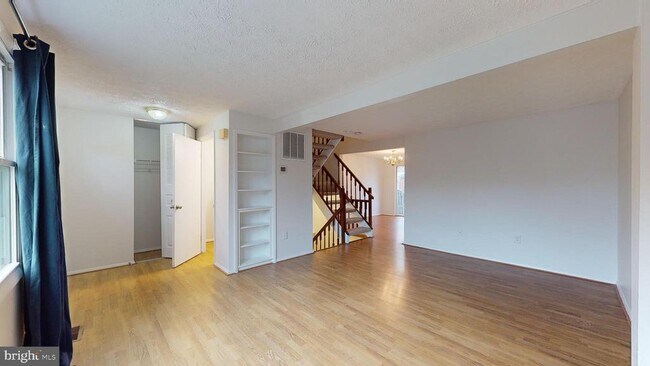 Building Photo - 7801 Fairborn Ct