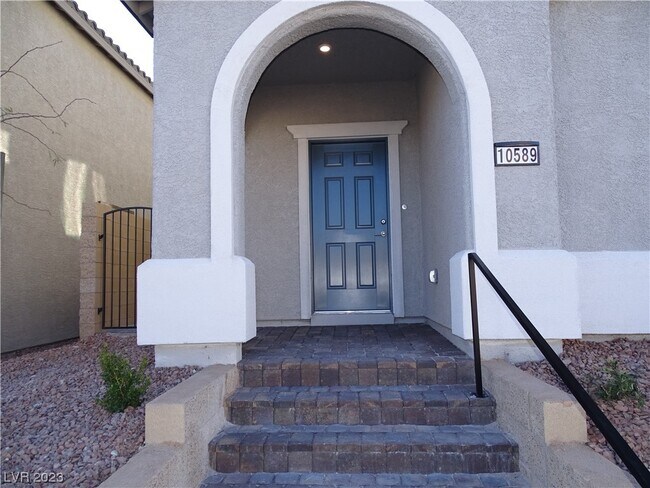 Building Photo - 10589 Sariah Skye Ave
