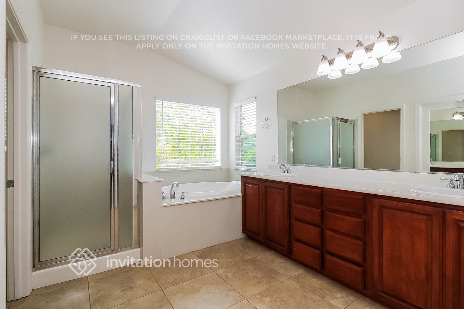 Building Photo - 2556 Hawk Crest Dr