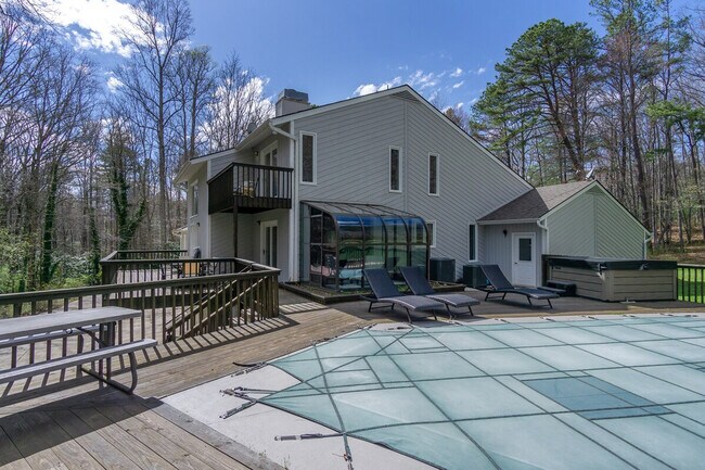 Building Photo - 19 Shady Brook Ln
