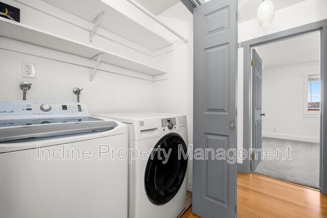 Building Photo - 147 W 905 N