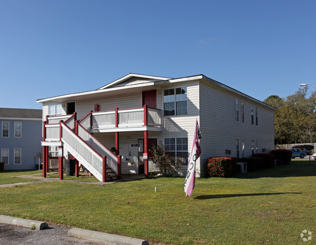 Building Photo - Oaktree Apartments