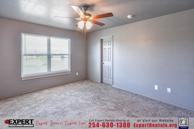 Building Photo - Discover the perfect blend of comfort and convenience!!