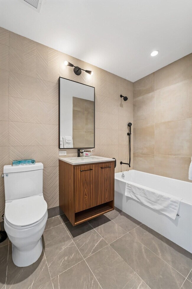 Building Photo - 2286 Cropsey Ave