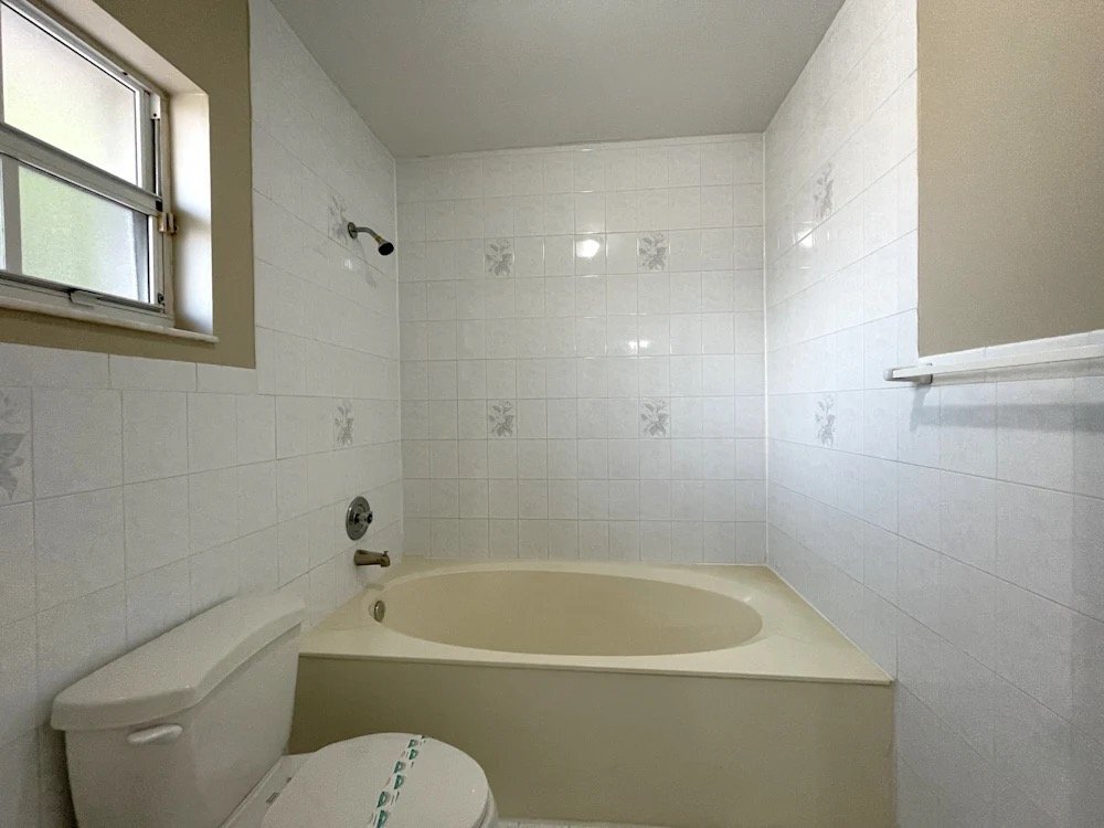 Building Photo - 14206 NE 52nd St