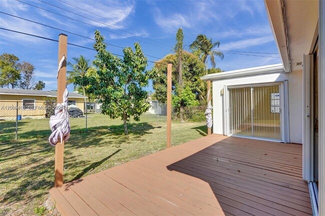 Building Photo - 7131 NW 24th Pl