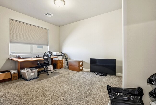 Building Photo - Beautifully Maintained 3 Bedroom Home in Mesa Village