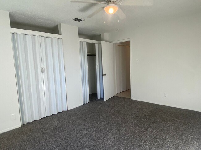 Building Photo - 2 BEDROOM DUPLEX, LAWN CARE AND WATER INCLUDED