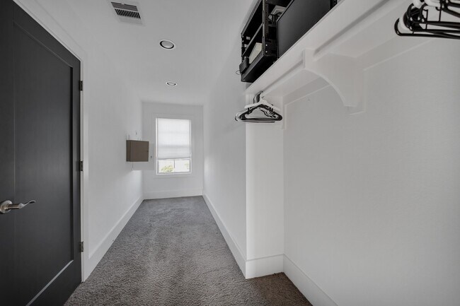 Building Photo - 9623 Towne Lake Pkwy