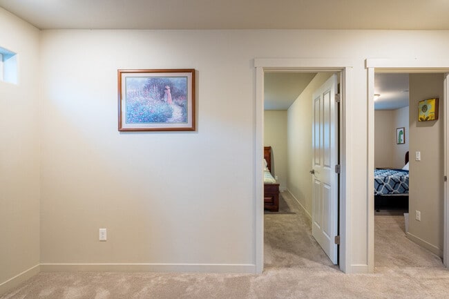 Building Photo - 5 S Kellogg St