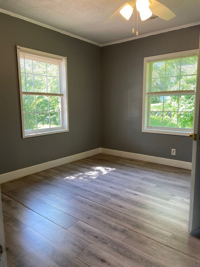 Building Photo - Single Family Home in Branson