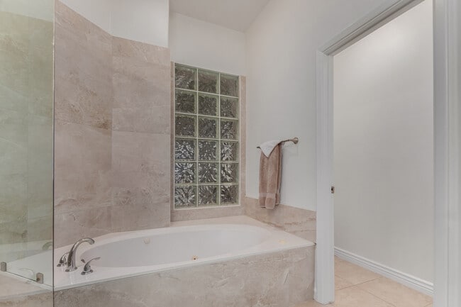 Building Photo - 6711 E Camelback Rd