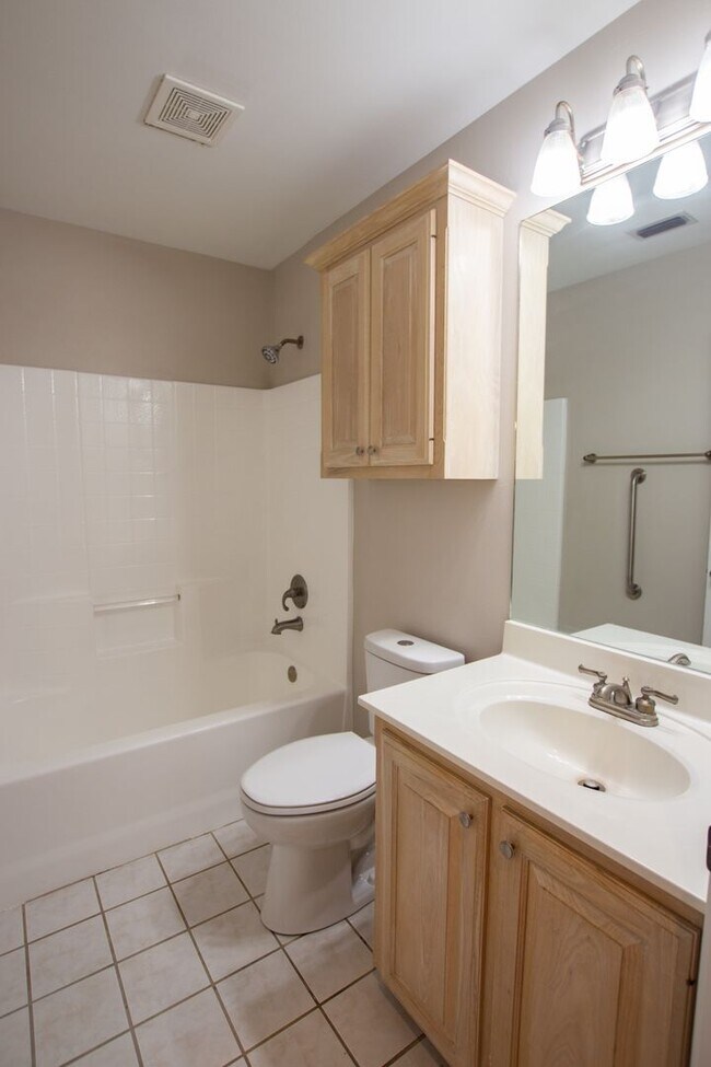 Building Photo - 5716 Bostick Dr