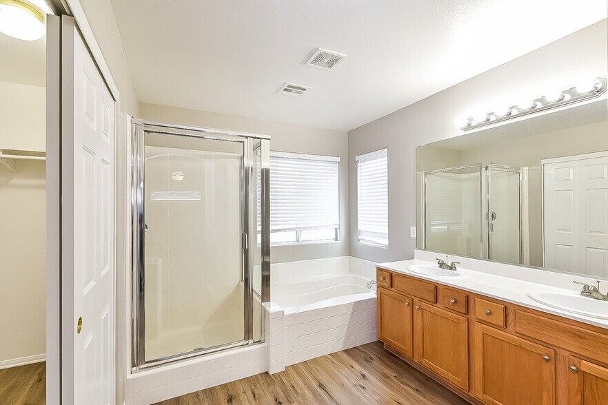 Building Photo - 9896 Erins Grove Ct