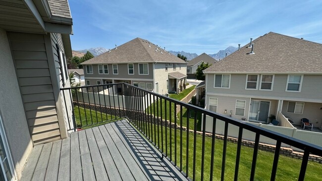 Building Photo - 3 bedroom 2 bath!! Available Now!!
