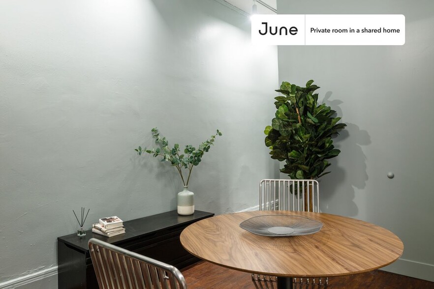 Building Photo - Room in Shared 4 bed/1 bath home