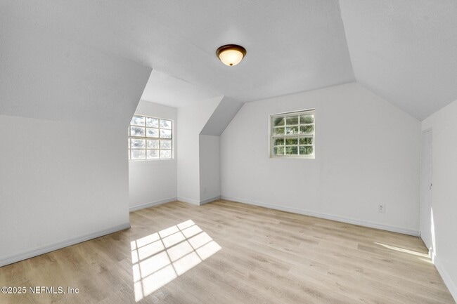 Building Photo - 2811 Myrtis Rd