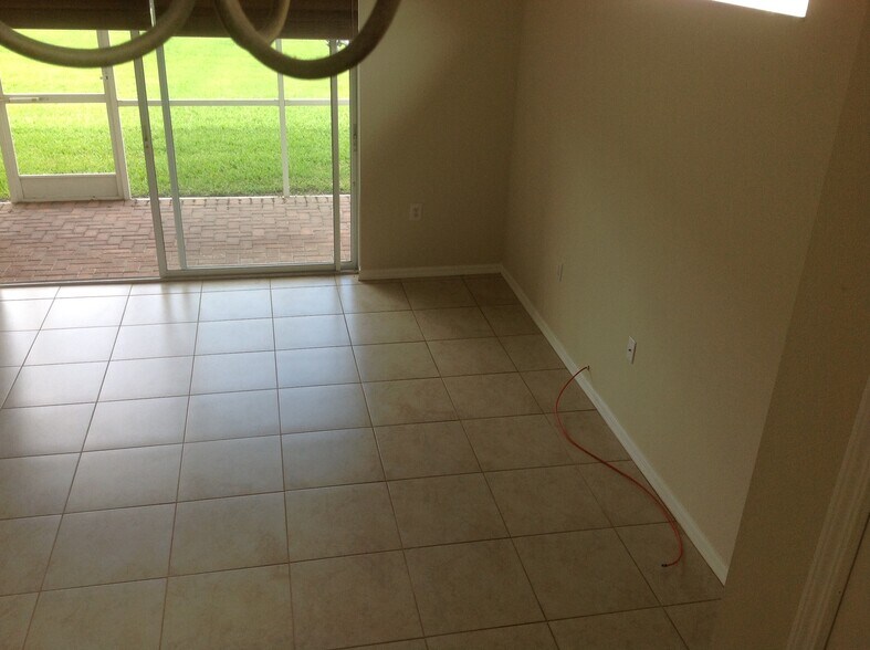 Building Photo - 2533 Stanhope Dr