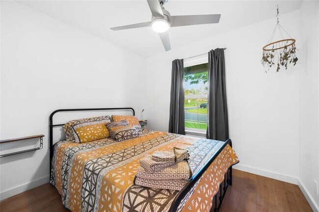 Building Photo - 4814 Broadhill Dr