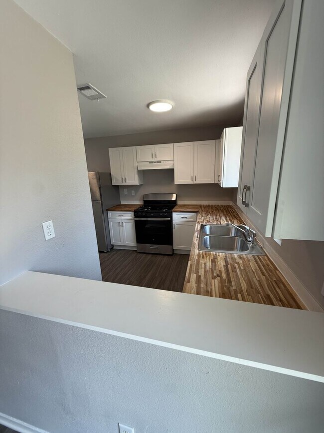 Building Photo - 6800 Bryonwood Dr