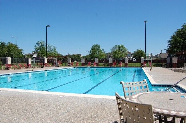 Building Photo - 16434 Red Crest Dr