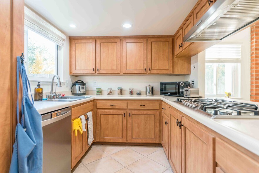 Building Photo - 2023 Habero Dr