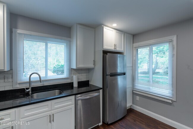 Building Photo - 904 Schooner Dr